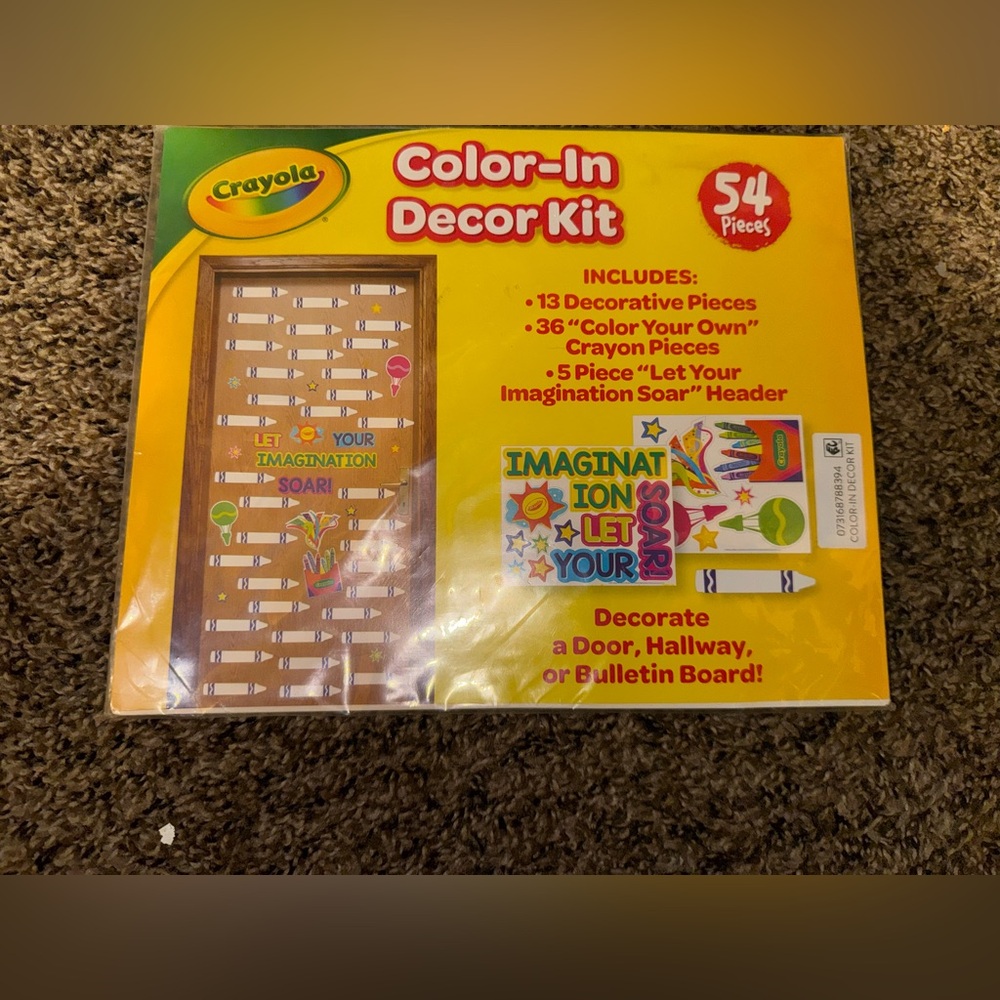 Crayola Brand Welcome Décor Kit.  Multi-Colored 41 Pieces